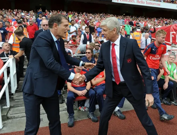Framed Print : Arsene Wenger and Slaven Bilic: A Pre-Match Handshake (2015-16) Framed Print : Arsene Wenger and Slaven Bilic: A Pre-Match Handshake (2015-16)