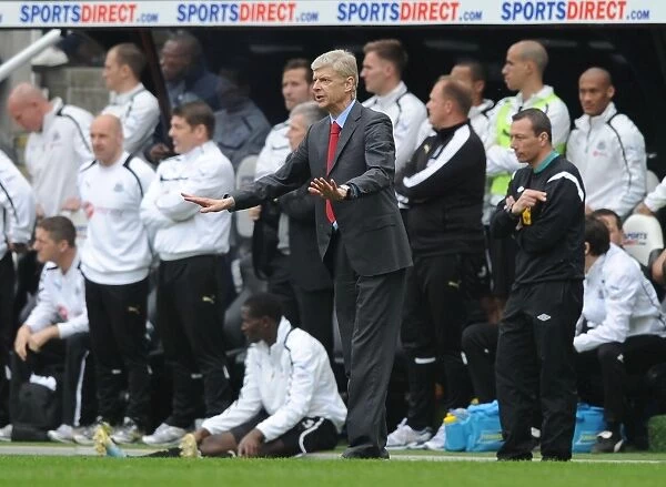 Arsene Wenger at St. James Park: Newcastle United vs. Arsenal (Premier League 2012-13)
