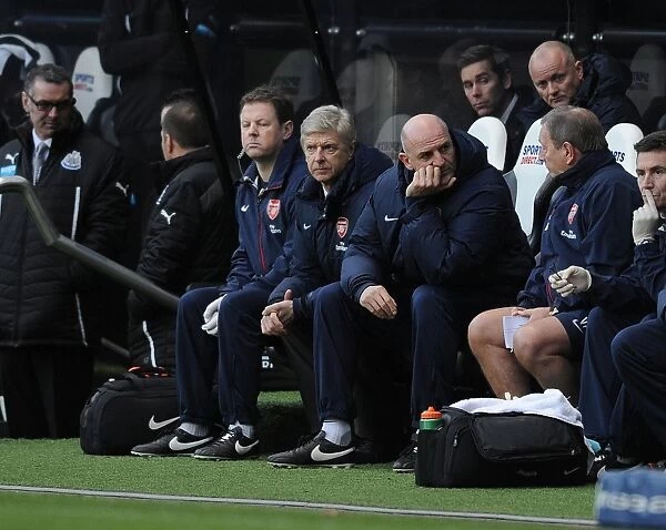 Arsene Wenger and Steve Bould: Focused at St. James Park (Newcastle United vs Arsenal, 2013-14)