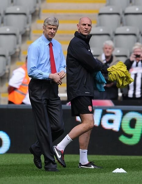 Arsene Wenger and Steve Bould: Pre-Match Huddle at St. James Park (Newcastle United vs. Arsenal, 2012-13)