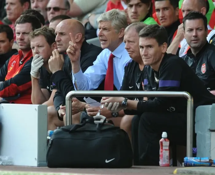 Framed Print : Arsene Wenger and Steve Bould: A Tactical Alliance at Anfield (2012-13) Framed Print : Arsene Wenger and Steve Bould: A Tactical Alliance at Anfield (2012-13)