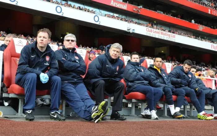 Framed Print : Arsene Wenger and His Team: Celebrating a Hard-Fought FA Cup Victory over Huddersfield Town (2:1)
