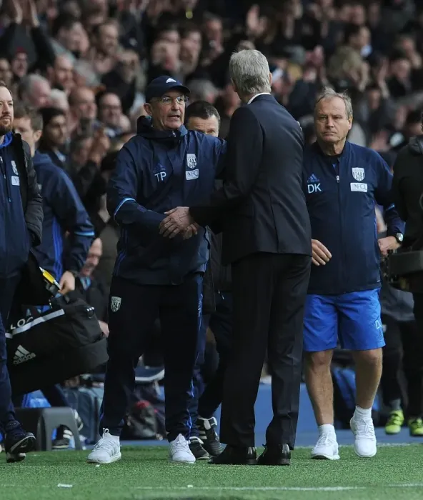 Framed Print : Arsene Wenger and Tony Pulis: Post-Match Handshake - West Bromwich Albion vs. Arsenal (2016-17)