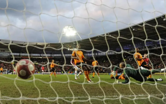 Framed Print : Arsene Wenger's Arsenal: Andrey Arshavin's Debut Goal - Arsenal 2-1 Hull City, 2010 Framed Print : Arsene Wenger's Arsenal: Andrey Arshavin's Debut Goal - Arsenal 2-1 Hull City, 2010