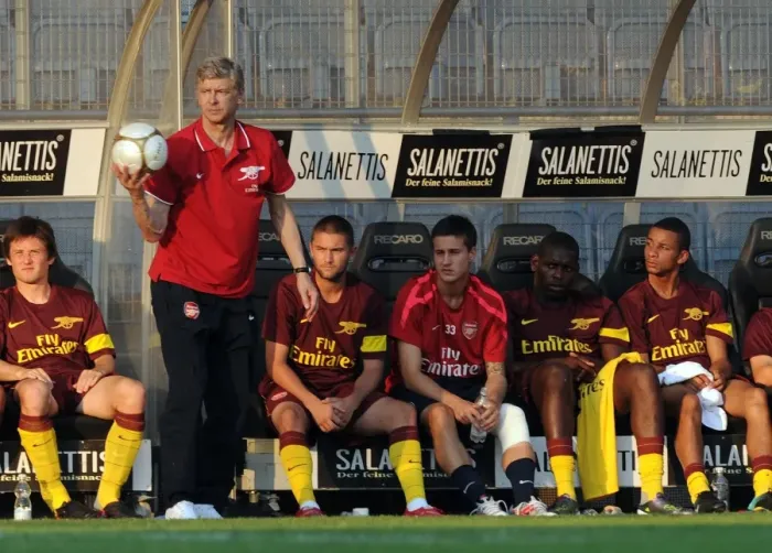 Framed Print : Arsene Wenger's Arsenal Cruise to 4-0 Victory over Sturm Graz, Austria (2010)