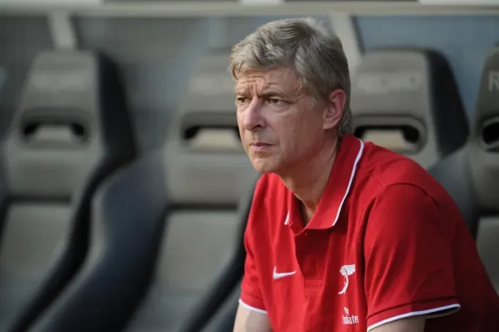 Framed Print : Arsene Wenger's Arsenal Dominate Sturm Graz: 4-0 Victory, Austria 2010