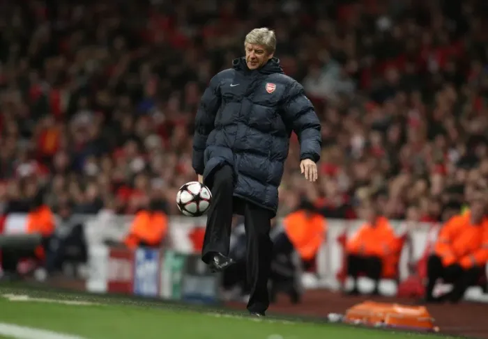 Framed Print : Arsene Wenger's Champions League Triumph: Arsenal's 4-1 Victory over AZ Alkmaar