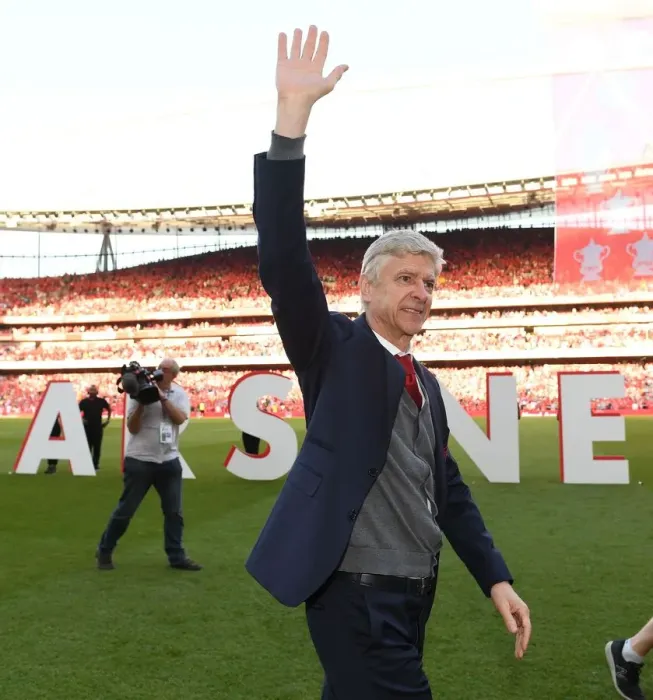 Framed Print : Arsene Wenger's Farewell: Last Match as Arsenal Manager vs Burnley (2017-18)