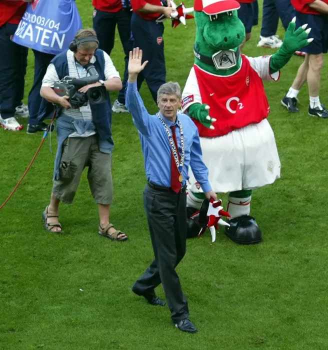 Framed Print : Arsene Wenger's Triumph: Arsenal's Thrilling 2-1 Victory Over Leicester City, FA Premiership, 2004 Framed Print : Arsene Wenger's Triumph: Arsenal's Thrilling 2-1 Victory Over Leicester City, FA Premiership, 2004