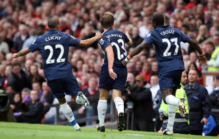 Framed Print : Arshavin, Clichy, and Eboue: Unforgettable Moment as Arsenal Tops Manchester United 2-1 in the Premier League