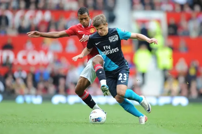 Framed Print : Arshavin Outmaneuvers Nani: Manchester United vs. Arsenal, Premier League 2011-12 Framed Print : Arshavin Outmaneuvers Nani: Manchester United vs. Arsenal, Premier League 2011-12