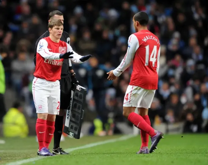 Framed Print : Arshavin Replaces Walcott: Manchester City vs Arsenal, Premier League 2011-12 Framed Print : Arshavin Replaces Walcott: Manchester City vs Arsenal, Premier League 2011-12