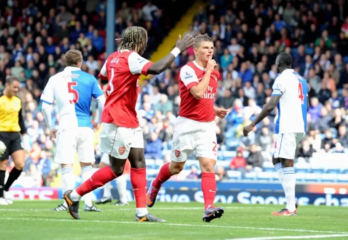Framed Print : Arshavin and Sagna: Celebrating Arsenal's 2nd Goal Against Blackburn Rovers