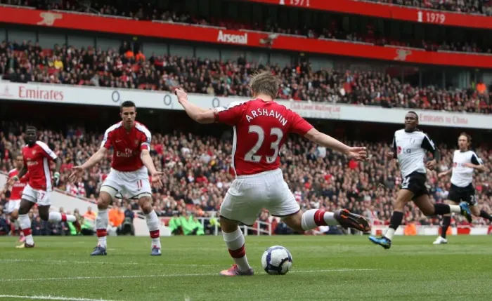 Framed Print : Arshavin Scores First: Arsenal Crushes Fulham 4-0 in Premier League