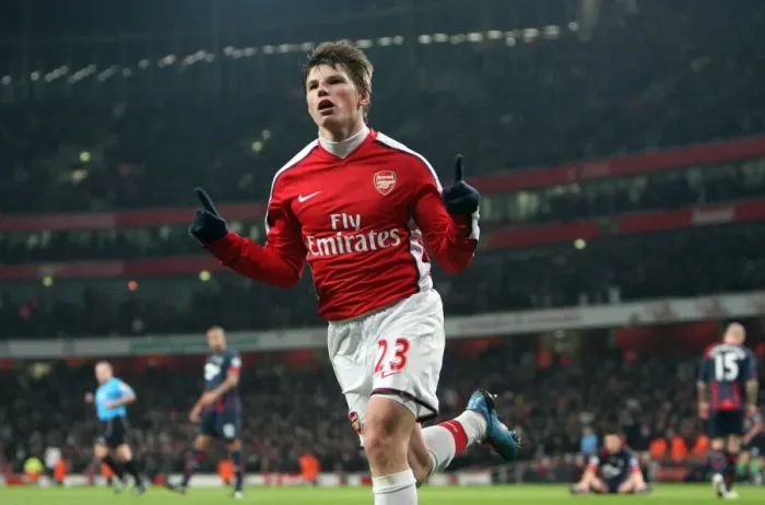 Framed Print : Arshavin's Brace: Arsenal's Thrilling 4-2 Victory Over Bolton Wanderers