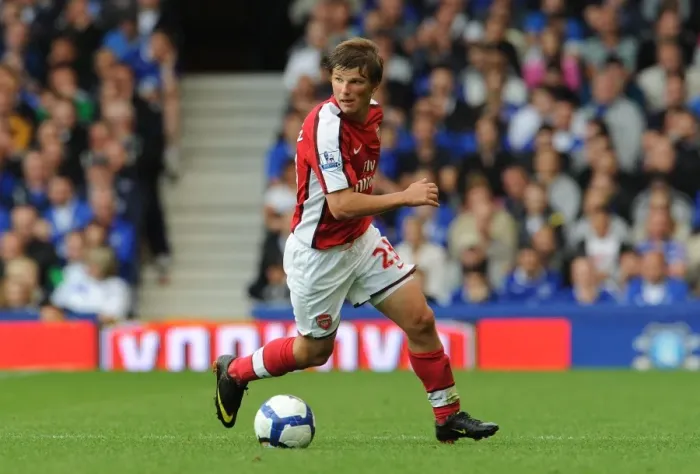 Framed Print : Arshavin's Brilliance: Andrey Arshavin Shines in Arsenal's 1:6 Rout of Everton, Barclays Premier League, 2009
