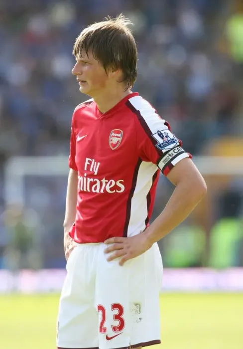 Framed Print : Arshavin's Brilliance: Arsenal Crushes Portsmouth 4-0 Framed Print : Arshavin's Brilliance: Arsenal Crushes Portsmouth 4-0