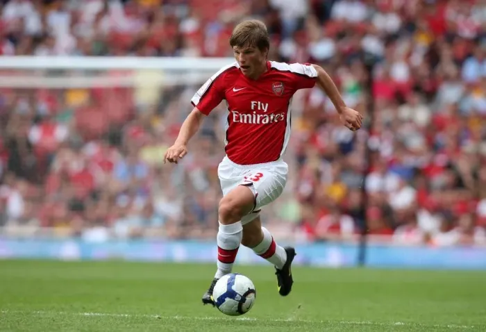 Framed Print : Arshavin's Brilliant Performance: Arsenal's 3-0 Crush of Rangers at Emirates Cup