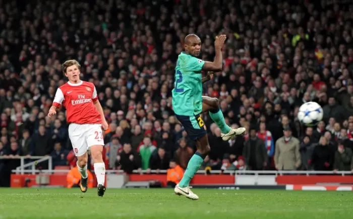 Framed Print : Arshavin's Determined Strike: Arsenal's 2-1 Lead Over Barcelona in the UEFA Champions League
