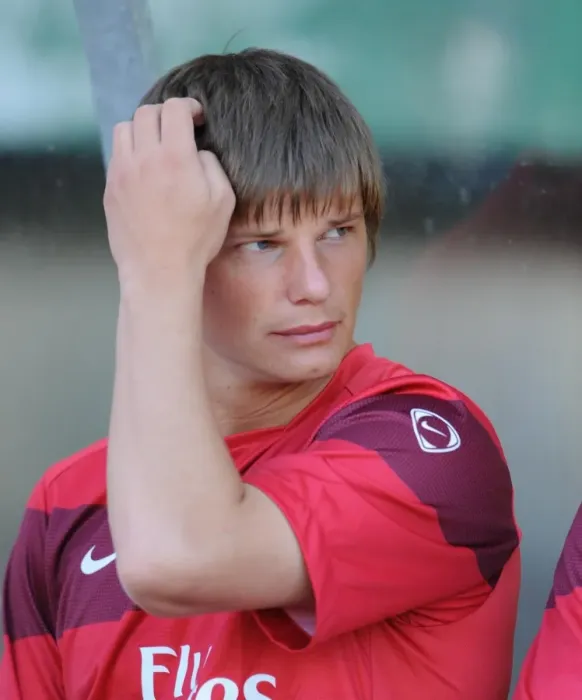 Framed Print : Arshavin's Dominant Display: Arsenal's 5-0 Pre-Season Victory Over Szombathelyi, July 2009
