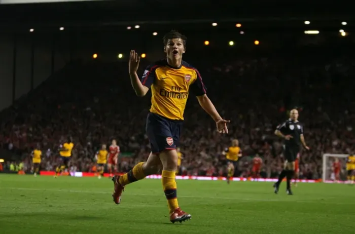 Framed Print : Arshavin's Game-Changer: The Unforgettable 4-4 Draw Against Liverpool Framed Print : Arshavin's Game-Changer: The Unforgettable 4-4 Draw Against Liverpool