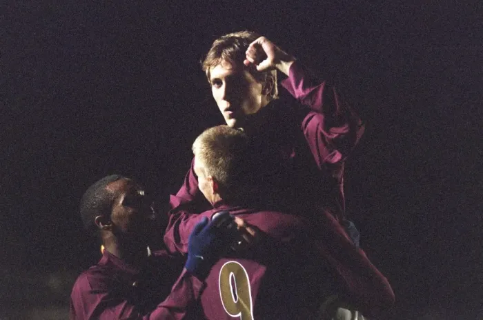 Framed Print : Arturo Lupoli celebrates scoring Arsenals 2nd with Nicklas Bendtner and Jay Simpson