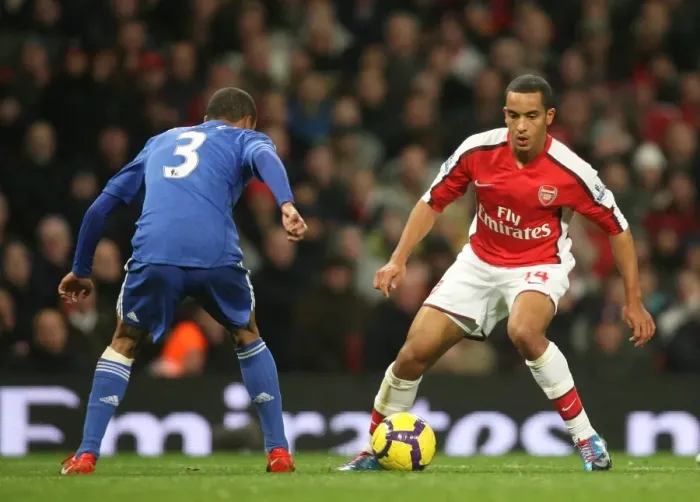 Framed Print : Ashley Cole (Arsenal) Theo Walcott (Chelsea). Arsenal 0: 3 Chelsea, Barclays Premier League
