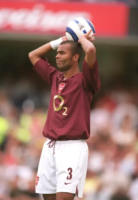 Framed Print : Ashley Cole Defends for Arsenal: Chelsea 0-1 FA Premier League (2005) Framed Print : Ashley Cole Defends for Arsenal: Chelsea 0-1 FA Premier League (2005)