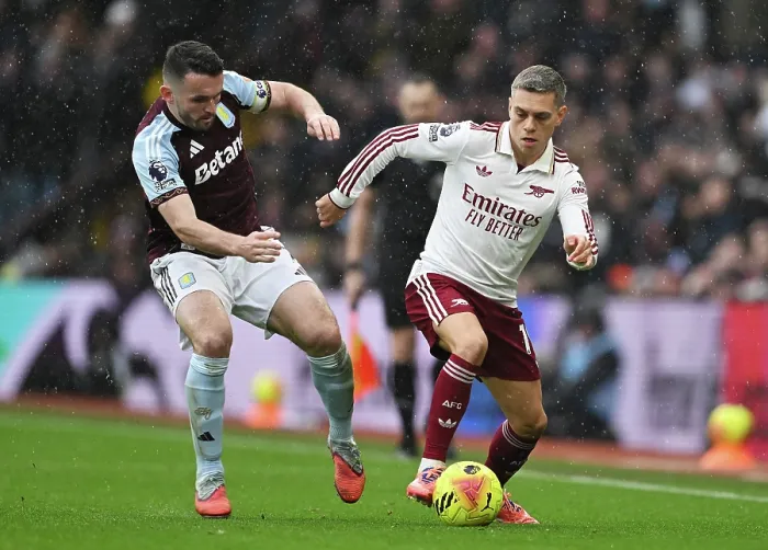 Framed Print : Aston Villa v Arsenal - Premier League