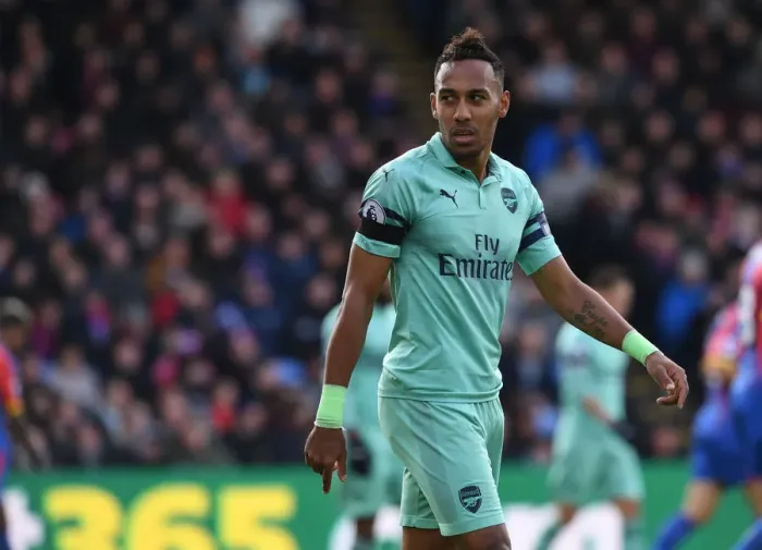 Framed Print : Aubameyang in Action: Arsenal vs. Crystal Palace, Premier League 2018-19 Framed Print : Aubameyang in Action: Arsenal vs. Crystal Palace, Premier League 2018-19