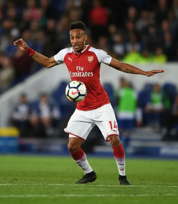 Framed Print : Aubameyang in Action: Arsenal vs Leicester City, Premier League 2017-18 Framed Print : Aubameyang in Action: Arsenal vs Leicester City, Premier League 2017-18