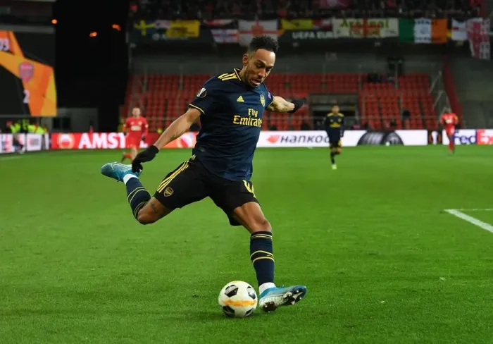 Framed Print : Aubameyang in Action: Arsenal vs Standard Liege, UEFA Europa League (December 2019)