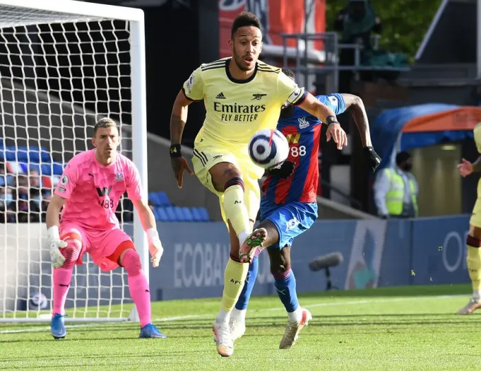 Framed Print : Aubameyang in Action: Crystal Palace vs. Arsenal, Premier League 2020-21 Framed Print : Aubameyang in Action: Crystal Palace vs. Arsenal, Premier League 2020-21