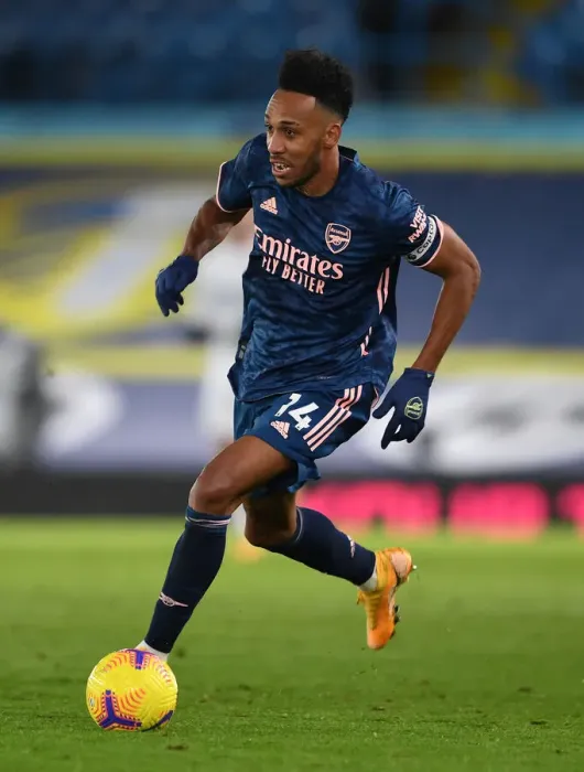 Framed Print : Aubameyang in Action: Leeds United vs. Arsenal, Premier League 2020-21 Framed Print : Aubameyang in Action: Leeds United vs. Arsenal, Premier League 2020-21