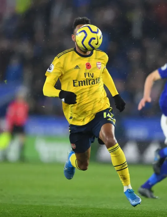 Framed Print : Aubameyang in Action: Leicester City vs. Arsenal, Premier League 2019-20