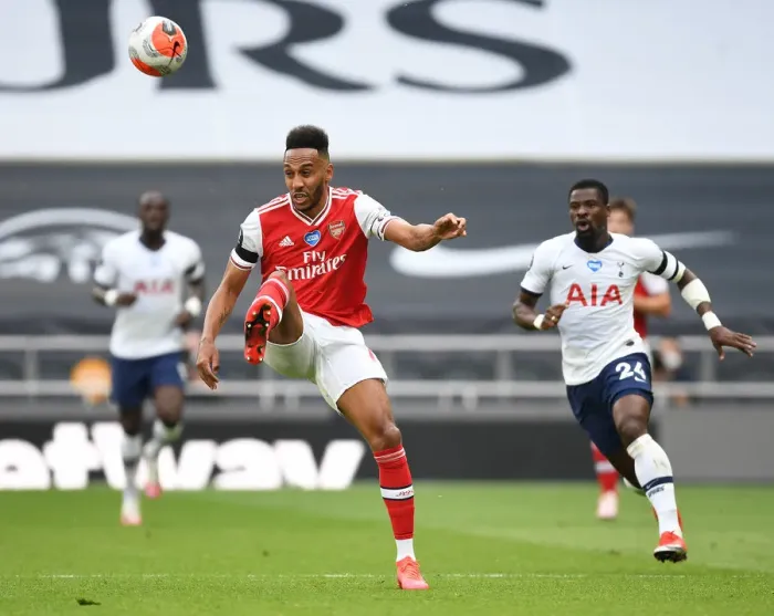Framed Print : Aubameyang in Action: Tottenham vs. Arsenal, Premier League 2019-2020 Framed Print : Aubameyang in Action: Tottenham vs. Arsenal, Premier League 2019-2020