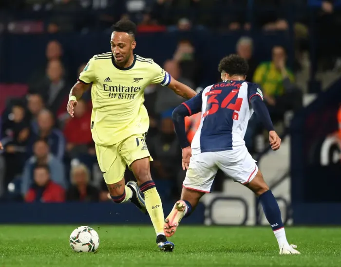 Framed Print : Aubameyang Faces Ingram: West Bromwich Albion vs Arsenal in Carabao Cup Clash