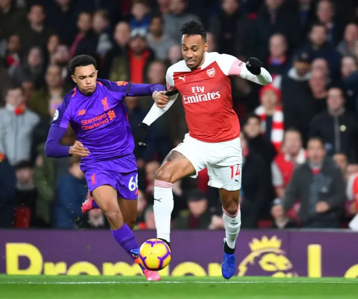 Framed Print : Aubameyang Outmaneuvers Alexander-Arnold: Arsenal vs Liverpool, Premier League 2018-19