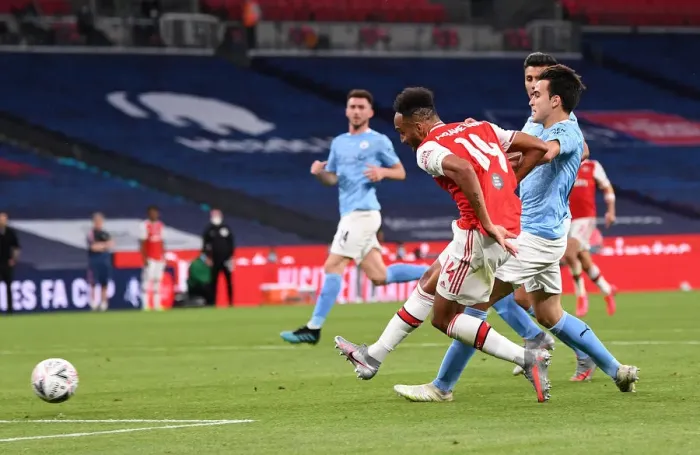 Framed Print : Aubameyang Scores the Decisive Goal: Arsenal Triumphs over Manchester City in FA Cup Semi-Final