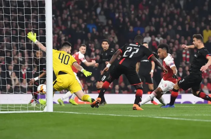 Framed Print : Aubameyang Scores First Goal: Arsenal vs Stade Rennais, UEFA Europa League Round of 16 (2018-19) Framed Print : Aubameyang Scores First Goal: Arsenal vs Stade Rennais, UEFA Europa League Round of 16 (2018-19)