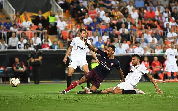 Aubameyang Scores Third Goal: Arsenal Secures Europa League Final Spot vs. Valencia (2018-19)