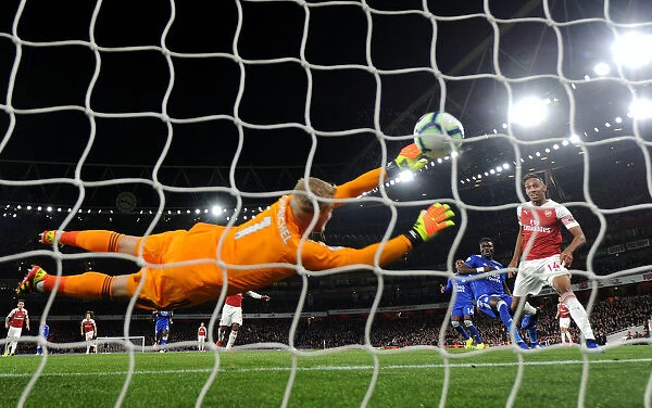 Aubameyang Scores Stunning Goal Past Schmeichel: Arsenal vs Leicester City, Premier League 2018-19