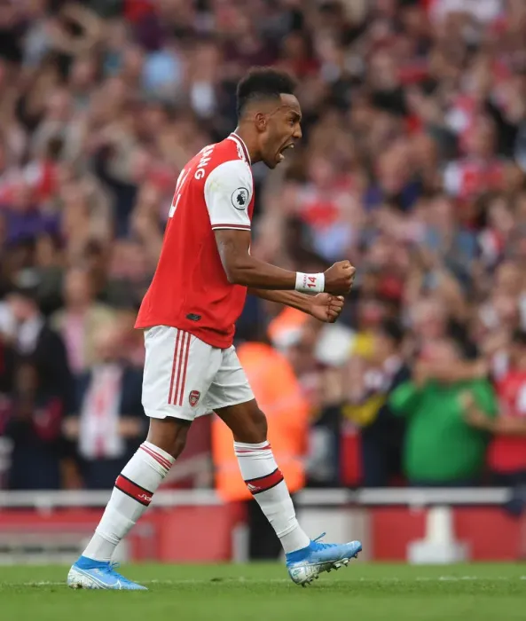Framed Print : Aubameyang Scores the Winning Goal: Arsenal 2-1 Tottenham (2019-20)
