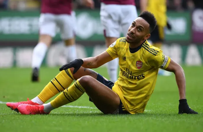 Framed Print : Aubameyang's Brilliant Performance: Burnley vs Arsenal, Premier League 2019-20