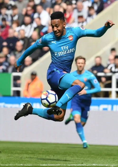 Framed Print : Aubameyang's Dramatic Goal: Arsenal Edge Newcastle in Premier League Thriller, 2017-18 Framed Print : Aubameyang's Dramatic Goal: Arsenal Edge Newcastle in Premier League Thriller, 2017-18