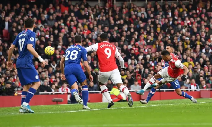 Framed Print : Aubameyang's Last-Minute Stunner: Arsenal Snatches Victory from Chelsea in the Premier League 2019-20