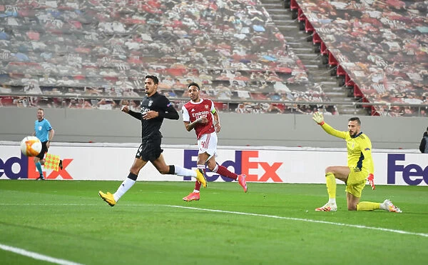 Aubameyang's Strike: Arsenal Advances in Europa League against Benfica