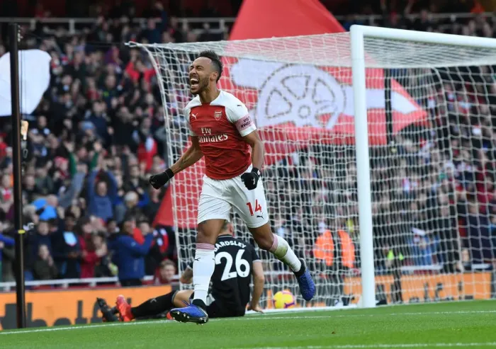 Framed Print : Aubameyang's Strike: Arsenal's Triumph over Burnley (2018-19)