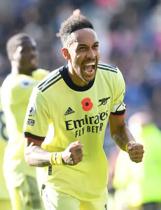Framed Print : Aubameyang's Thriller: Arsenal's Game-Winning Goal vs. Leicester City, Premier League 2021-22