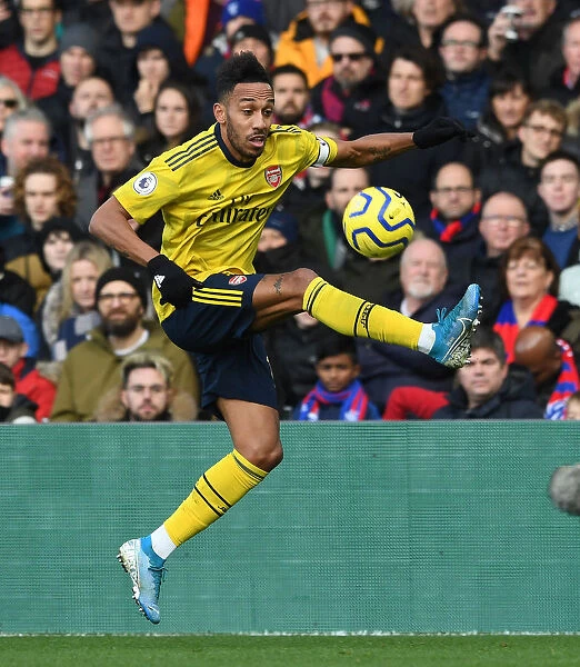 Aubameyang's Thrilling Goal Secures Arsenal Victory Over Crystal Palace